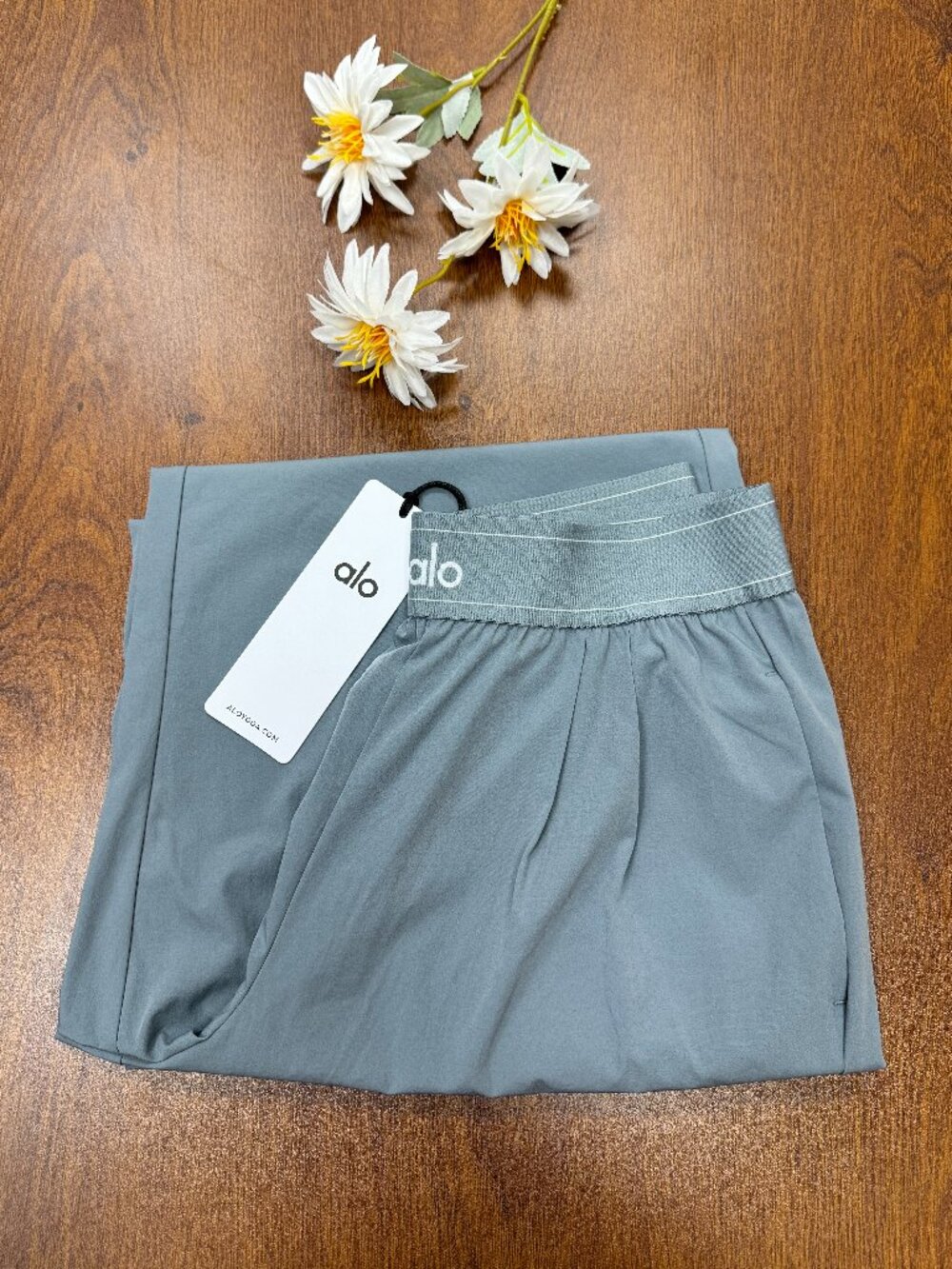 NWT 😉 Steel Grey ALO Yoga High Waisted Suit Up Pants | 30" Inseam💕Soft Neutral - Picture 3 of 7